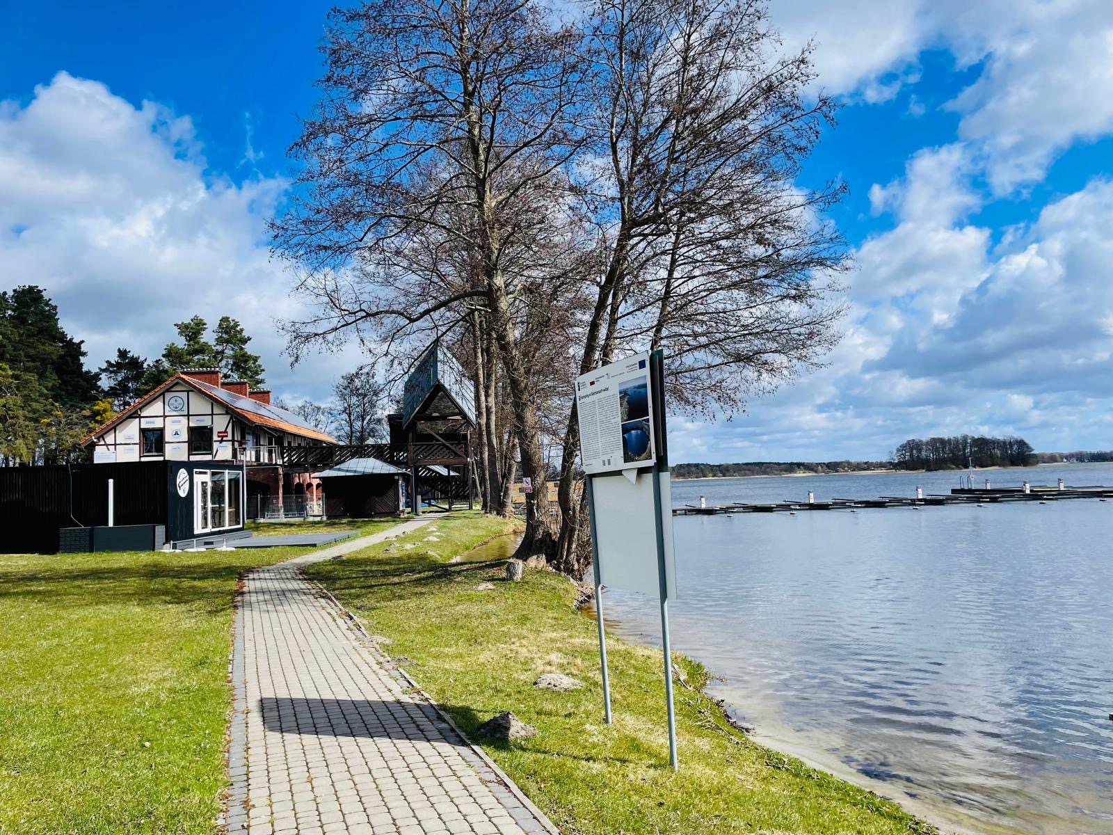 Jezioro Jeziorak — widok z okolicy domku